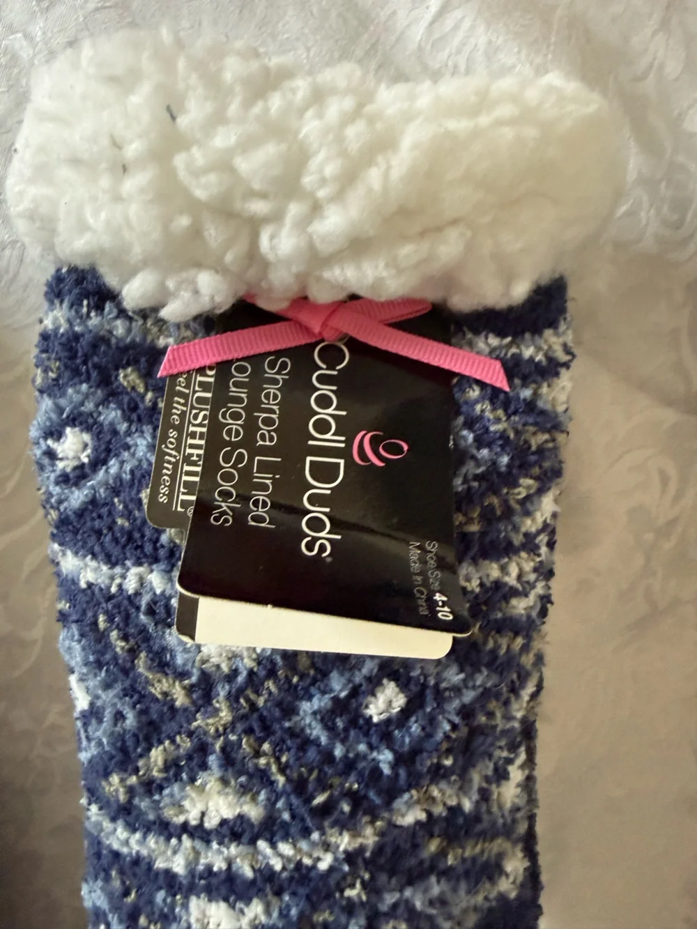 NWT Cuddl Duds Navy, White and Cream Fair Isle Fuzzy Lined Slipper Sock